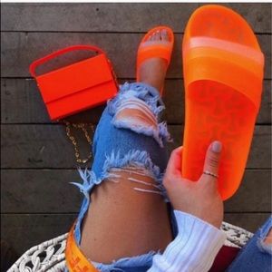 LAST 1‼️Matte neon orange slide!! 🧡🧡🧡